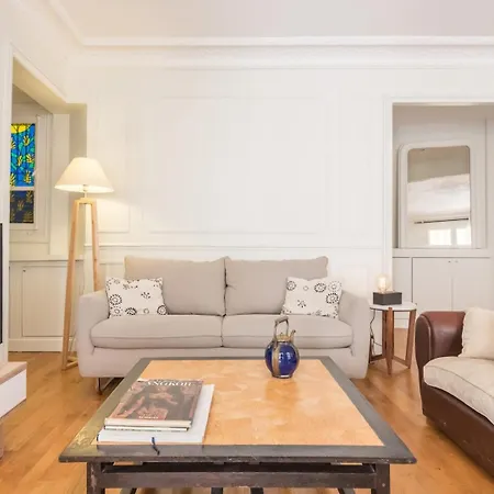 Marais Saint Paul Apartment Paris